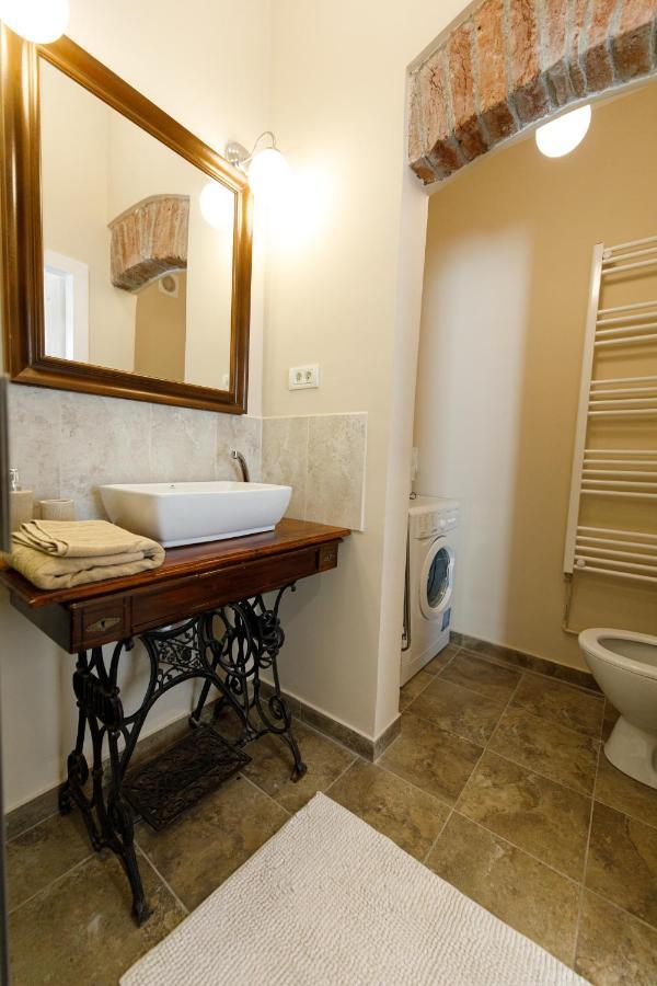 شقة Stylish Flat In The Heart Of Historical Center تيميشورا المظهر الخارجي الصورة